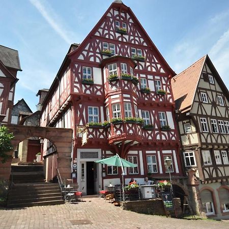 Hotel Schmuckkaestchen Мильтенберг Экстерьер фото