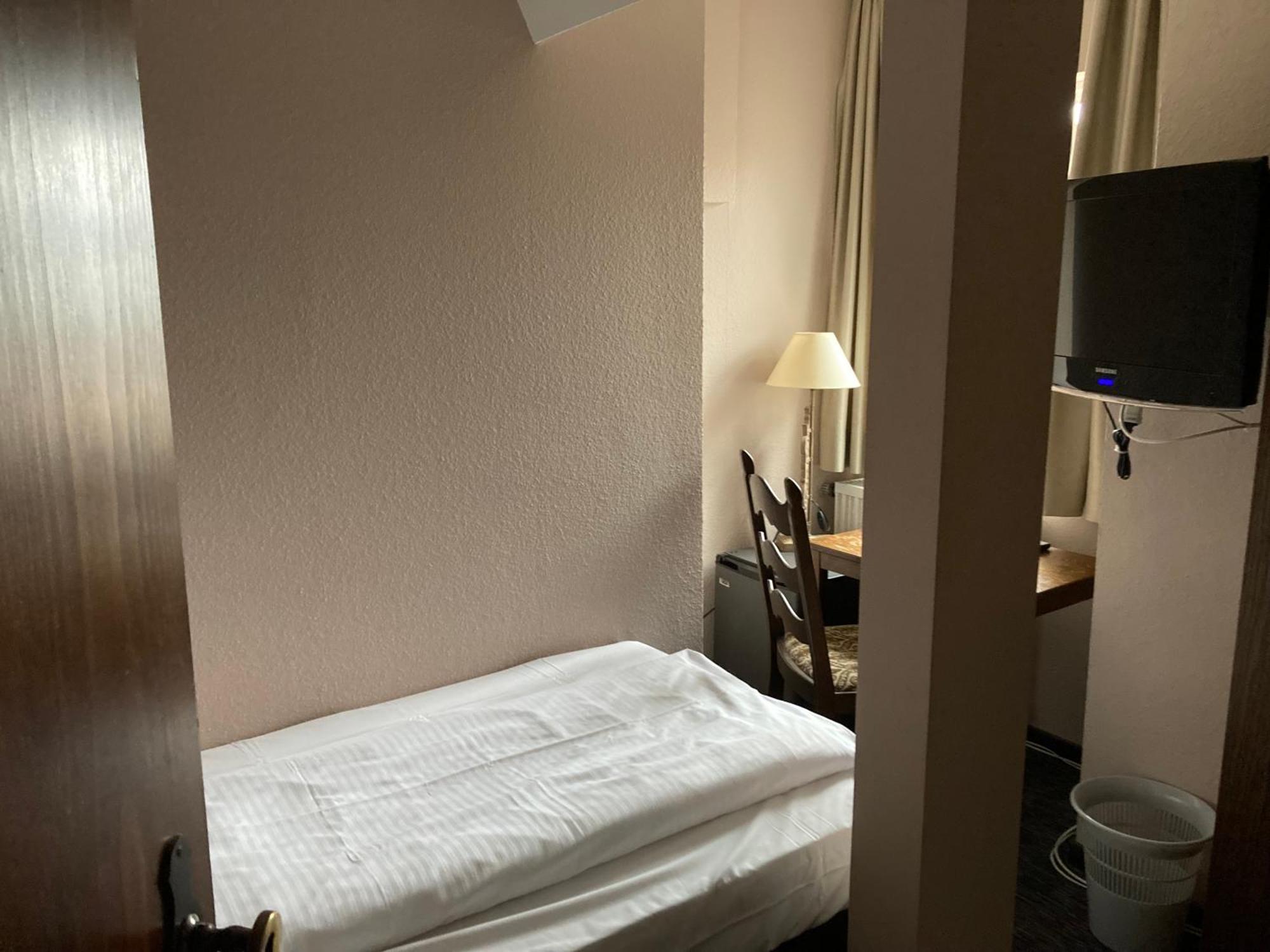 Hotel Schmuckkaestchen Мильтенберг Экстерьер фото
