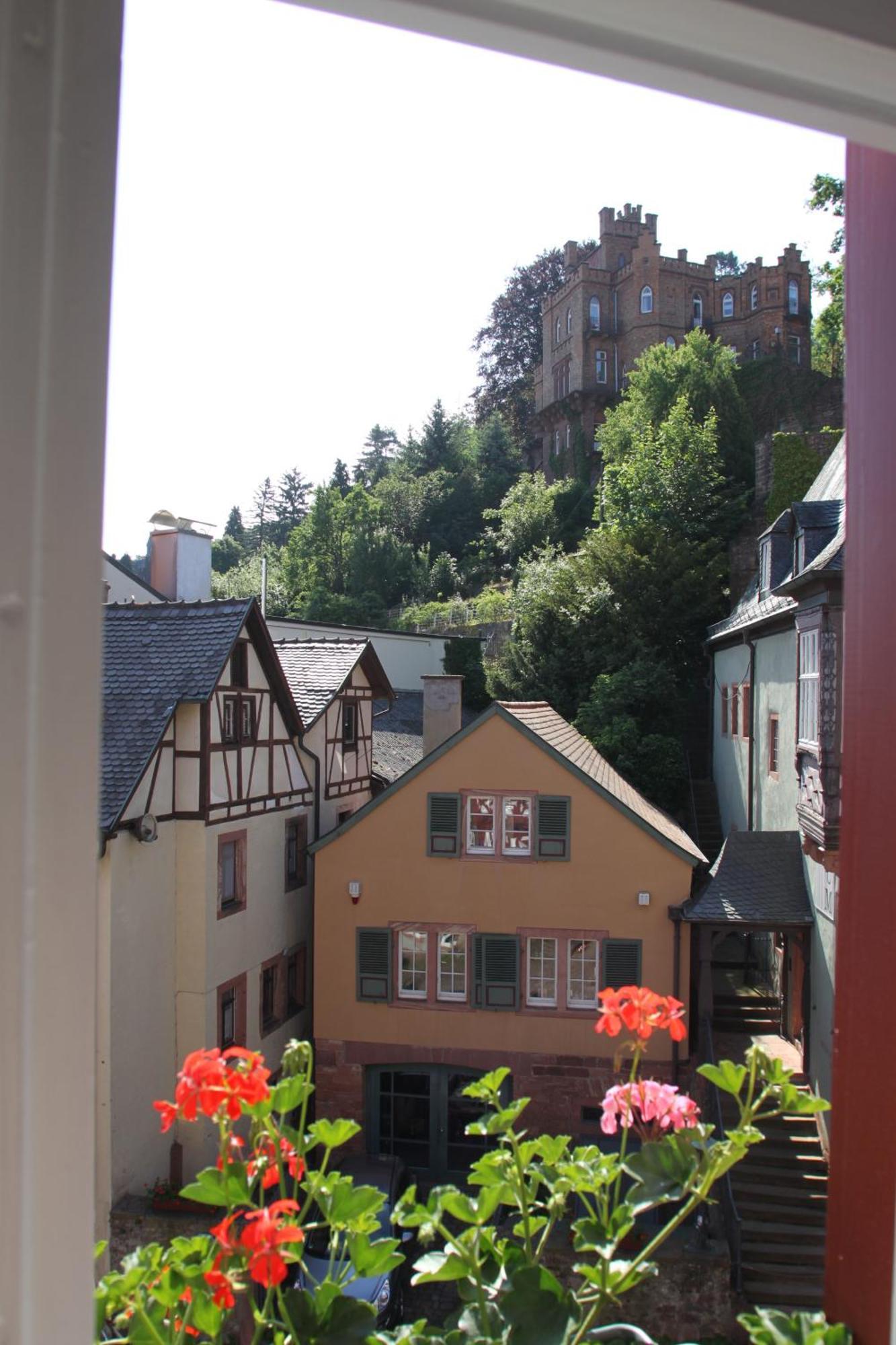 Hotel Schmuckkaestchen Мильтенберг Номер фото