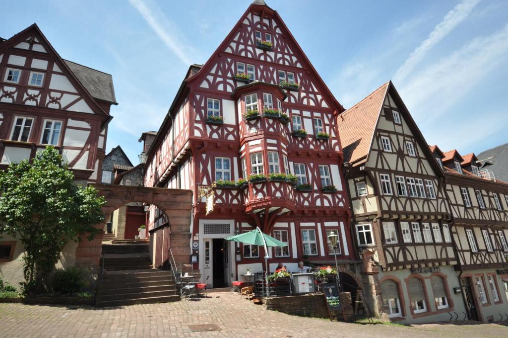 Hotel Schmuckkaestchen Мильтенберг Экстерьер фото