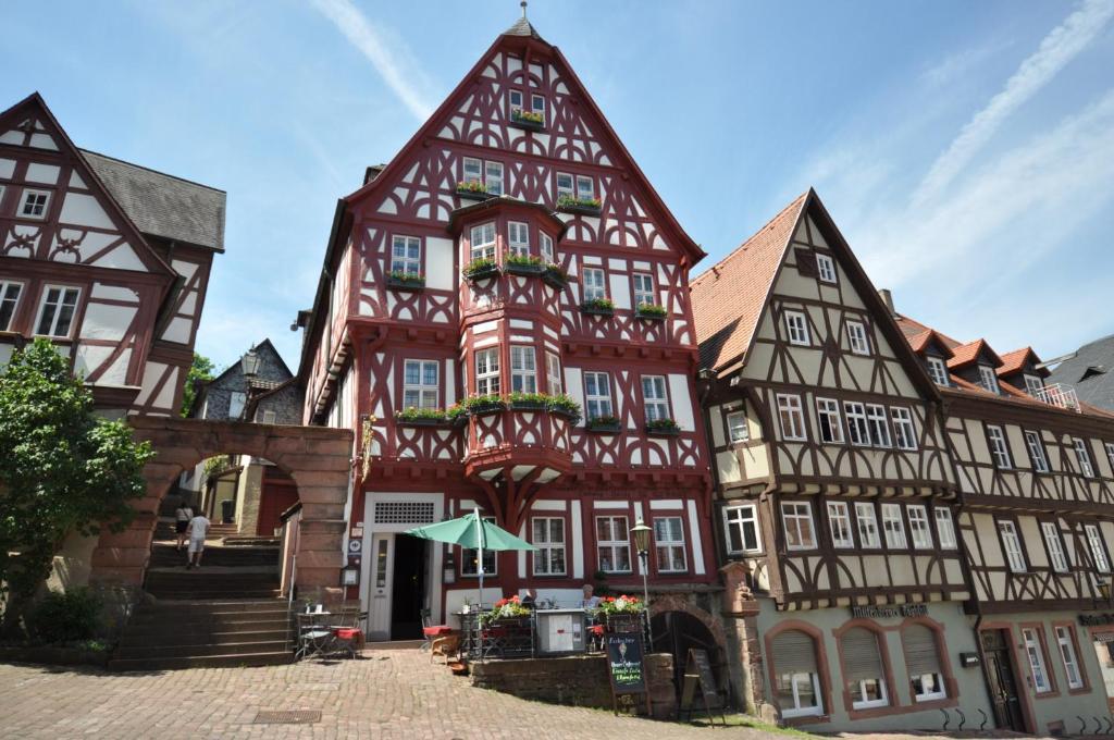 Hotel Schmuckkaestchen Мильтенберг Номер фото